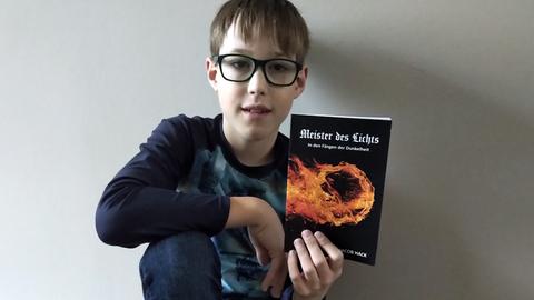 Nachwuchsautor Jacob Hack und sein Debüt-Fantasyroman