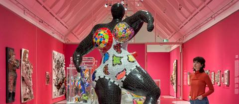 Ausstellungsansicht Niki de Saint Phalle in der Schirn