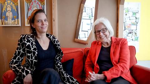Die Leiterin der Kinder-Akademie Fulda, Yvonne Petrina , und Ideengeberin Helen Bonzel trafen sich anlässlich des Jubiläums in der Einrichtung. 