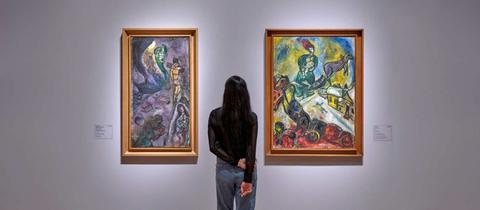 Ausstellungsansicht von "Chagall: Welt in Aufruhr" in der Frankfurter Schirn. 