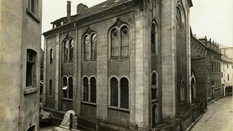 Schwarz-weiß-Foto der Synagoge