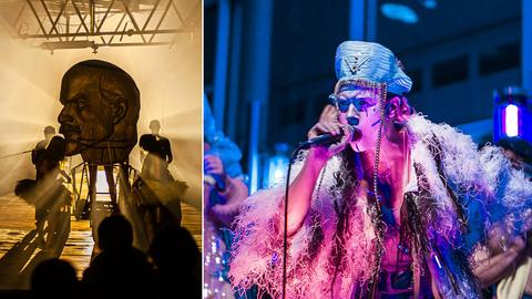 Zwei Fotos nebeneinander: links ein Blick auf eine Bühne, die im gleißenden Licht neben Darstellern ein Riesenkopf von Lenin zeigt; recht ein stark geschminkter Mensch singt in ein Mikrofon und ist violett-blau-pink beleuchtet.