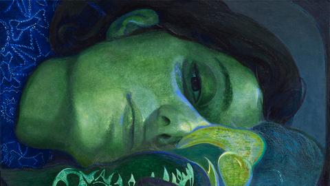 Ein grün-blaues Ölgemälde einer liegenden Frau mit dunklen Haaren.