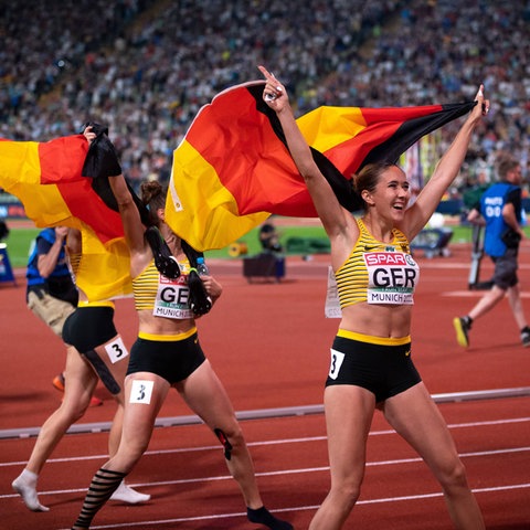 Ausgelassene Freude bei der 4x100m-Staffel aus Deutschland.