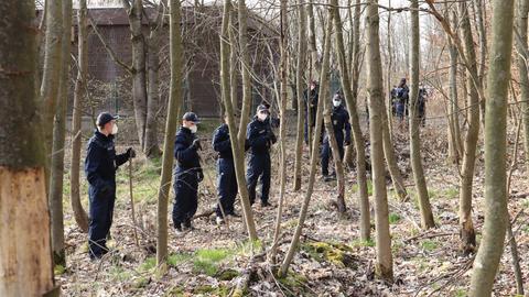Polizei Durchsuchung Hammersbach Waldstück