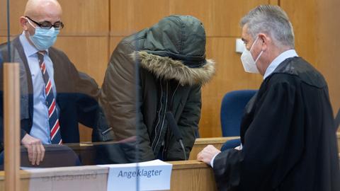 Der angeklagte syrische Arzt Alaa M. vor dem Frankfurter Oberlandesgericht.