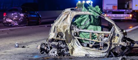 Augebranntes Auto auf der A3