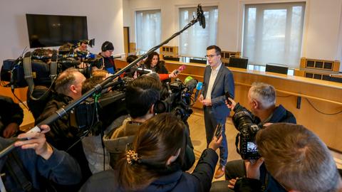 großes Medieninteresse bei Prozess-Auftakt in Fulda gegen Ex-Schulleiter wegen sexuellen Missbrauchs 