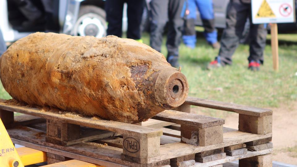 Eine der drei Bomben, die am Freitag in Babenhausen entschärft wurden.