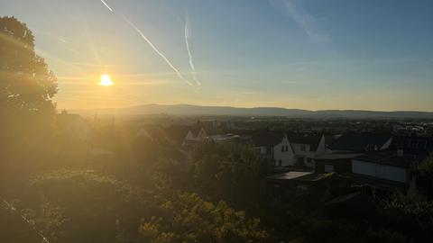 Wow: Der Sonnenuntergang in Bad Vilbel (Wetterau) gestern Abend. 