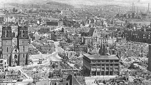 Die Kasseler Innenstadt, fotografiert aus der Luft und in Trümmern