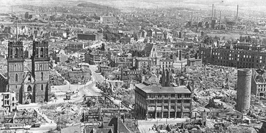 Die Kasseler Innenstadt, fotografiert aus der Luft und in Trümmern