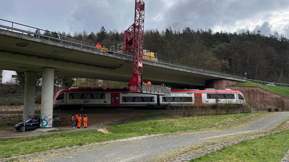 Brückensperrung auf B45: Bahn-Initiative fordert mehr Züge in den Odenwald