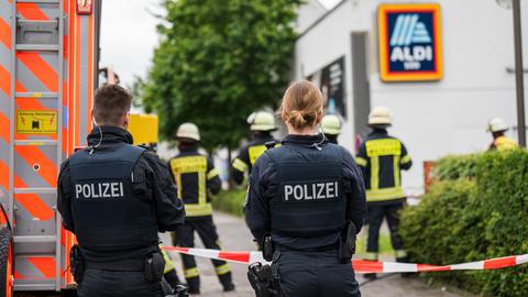 Großeinsatz an Aldi-Filiale in Wiesbaden