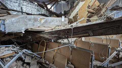 Eingestürzte Decke im Hörsaal 205 der Uni Marburg