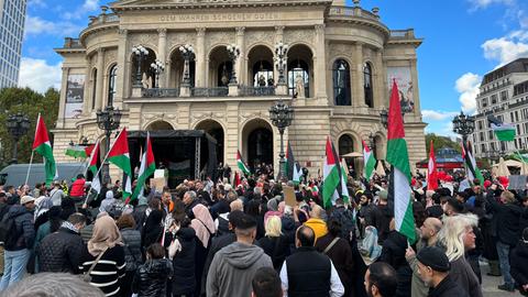 Pro-palästinensische Demo am Frankfurter Opernplatz