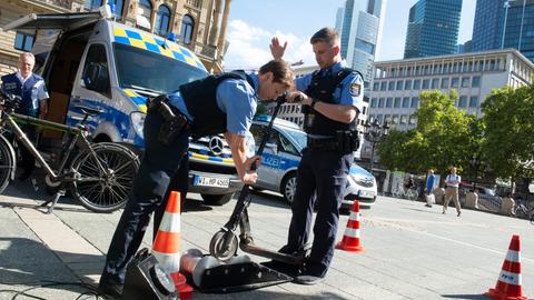 E-Scooter-Polizeikontrolle