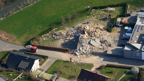Die Überreste des eingestürzten Hauses im Sperrgebiet.