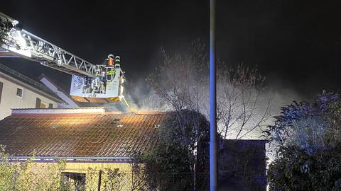 In Großauheim brannte am Morgen eine Gartenhütte. 