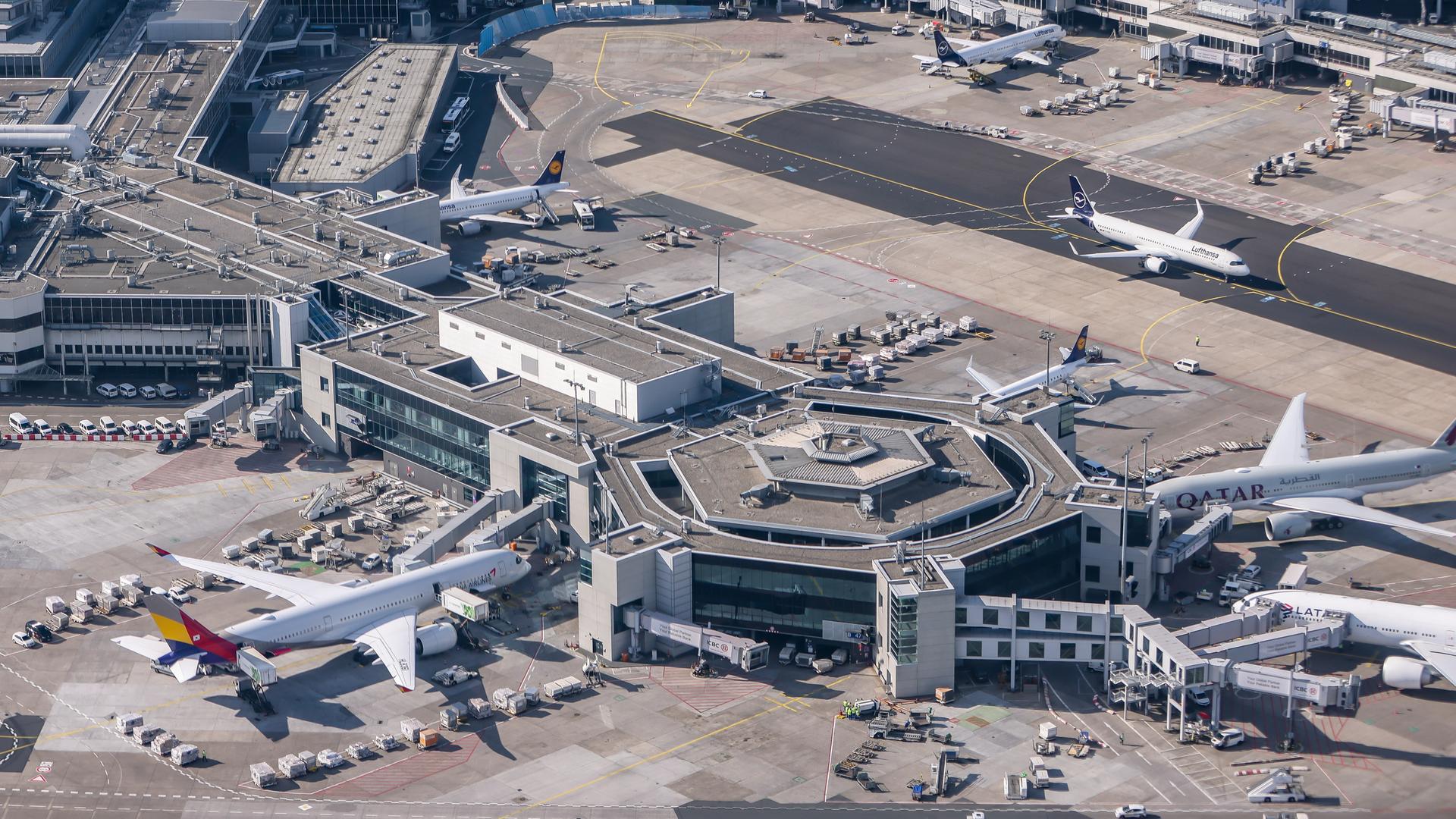 "Mittendrin Flughafen Frankfurt" hrAutor