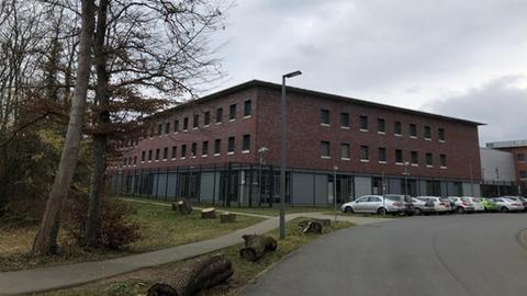 Die Klinik für forensische Psychiatrie in Riedstadt