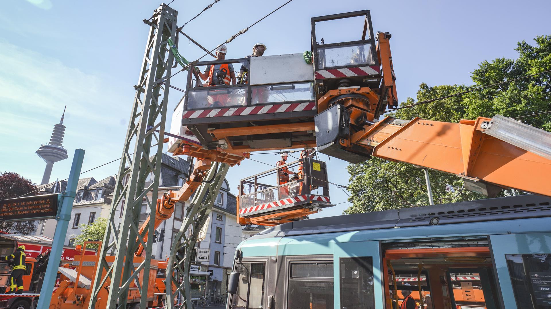 https://www.hessenschau.de/panorama/frankfurt-u-bahn-unfall-104~_t-1590568869277_v-16to9__retina.jpg