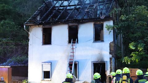 Das leerstehende Haus in Hadamar ist nach dem Brand einsturzgefährdet. 