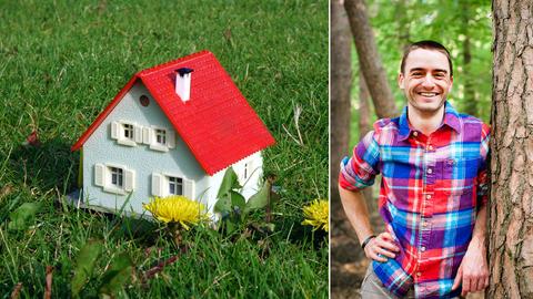 Kombo mit Einfamilienhausmodell auf dem Rasen mit Löwenzahn und Protagonist