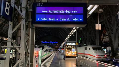 Aufenthaltszug am Frankfurter Hauptbahnhof