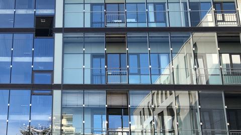 Glasfront des Gebäudes 6 am Klinikum Darmstadt