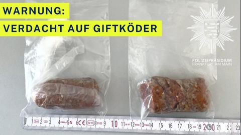 Fleischbällchen in Plastiktüten, darüber die Aufschrift "Warnung: Verdacht auf Giftköder"