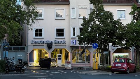 Bankfiliale mit gesprengtem Automaten