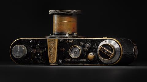 Der Fotoapparat mit der Nummer 105 aus der nur wenige Exemplare umfassenden Prototypen-Reihe ist fast 100 Jahre alt.