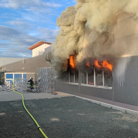 Brand in Produktionshalle einer Dönerfabrik in Lich.  