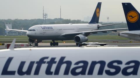 Ein Airbus A330-300 der Lufthansa am Flughafen von Frankfurt.