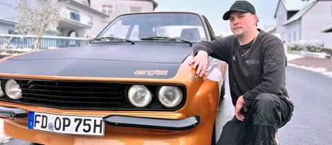 Oldtimer-Fan Marius Schlott hat seinen Opel Manta, Baujahr 1975,  für Dreharbeiten für den Film "Manta, Manta 2" verliehen