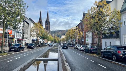 Das sogenannte Wasserband, ein künstlicher Bach, der sich durch die Marburger Innenstadt zieht.