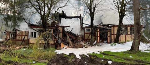 Das Meiwes-Haus in Rotenburg ist bei den Löscharbeiten eingestürzt. 