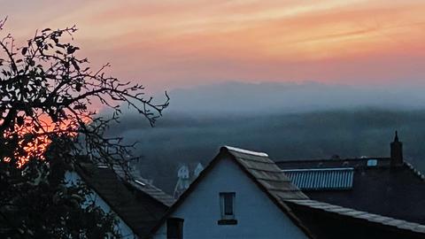 Sonnenaufgang im Nebel