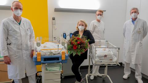 Mutter von Zwillingen im Krankenhaus Gelnhausen 