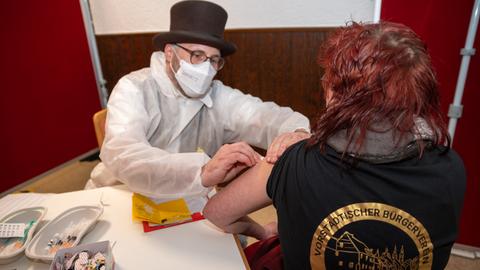 Närrische Impfaktion von Karnevalsverein in Fulda 