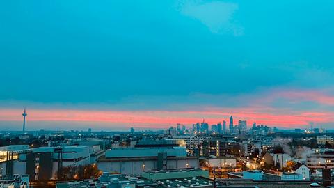 Morgenrot über Skyline in Frankfurt