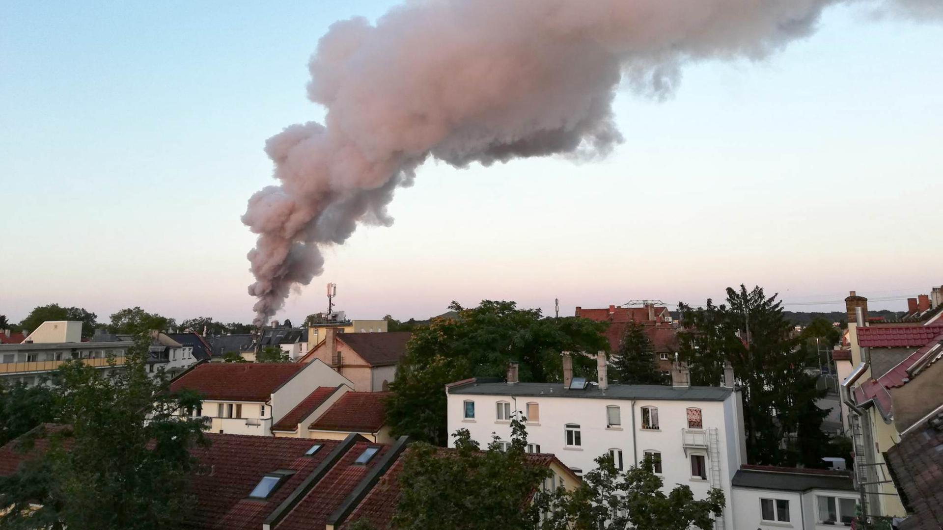 Potężny pożar w Offenbach – wybuchają baterie w zakładzie recyklingu |  hessenschau.de