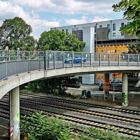 Die Omegabrücke in Frankfurt-Griesheim