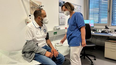 Fethi Zamangör bei einer Nachsorge-Untersuchung in der Kerckhoff-Klinik.