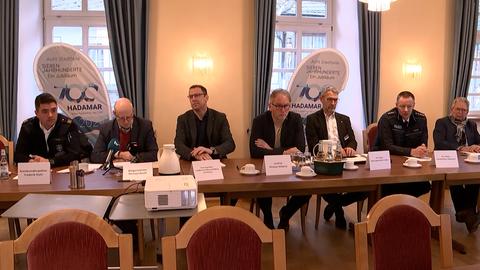 Bild von der Pressekonferenz in Hadamar