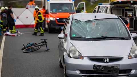 Rettungskräfte an der Unfallstelle