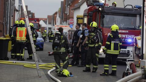 Eine 82-jährige Bewohnerin wurde bei dem Brand in Raunheim leicht verletzt.