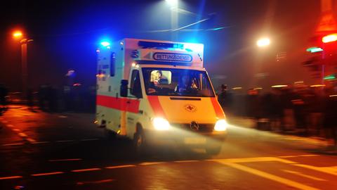 Sujet Rettungsdienst Rettungswagen Fahrt Nacht
