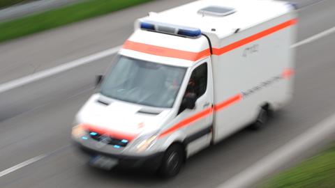 Sujet Rettungsdienst Rettungswagen Fahrt Tag